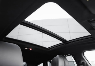 Подержанный автомобиль BMW X6 2024 года (28 фото)