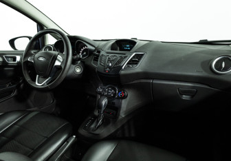 Подержанный автомобиль Ford Fiesta Hatchback 2016 года (9 фото)