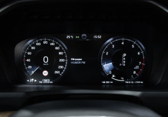 Подержанный автомобиль Volvo XC90 2020 года (20 фото)