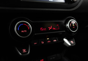 Подержанный автомобиль Kia Rio Hatchback 2018 года (16 фото)