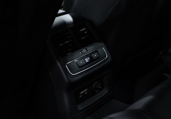 Подержанный автомобиль Audi A4 Sedan 2020 года (28 фото)