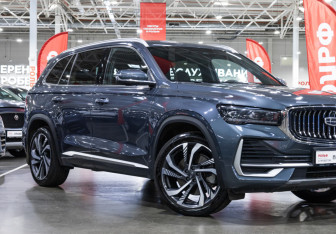 Подержанный автомобиль Geely Monjaro 2023 года (5 фото)