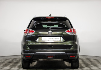 Подержанный автомобиль Nissan X-Trail 2017 года (6 фото)