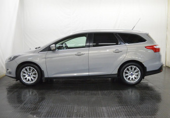 Подержанный автомобиль Ford Focus Wagon 2013 года (8 фото)