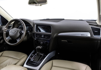 Подержанный автомобиль Audi Q5 2012 года (9 фото)