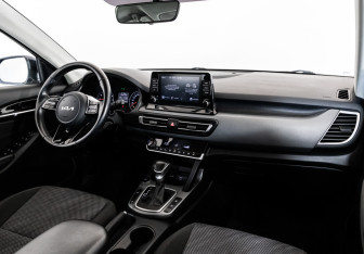 Подержанный автомобиль Kia Seltos 2021 года (11 фото)