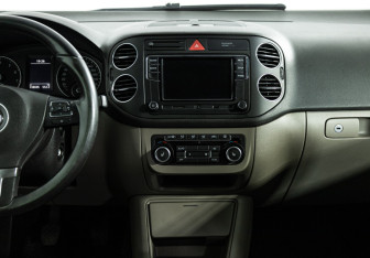 Подержанный автомобиль Volkswagen Golf Plus 2012 года (14 фото)