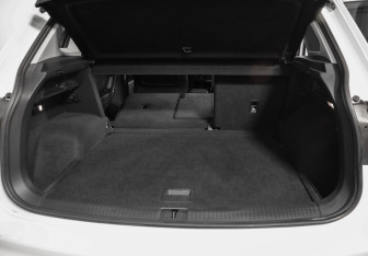 Подержанный автомобиль Volkswagen Tiguan 2018 года (32 фото)