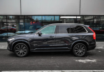 Подержанный автомобиль Volvo XC90 2019 года (8 фото)