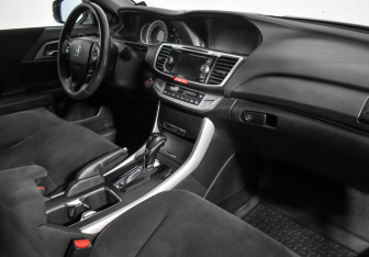 Подержанный автомобиль Honda Accord Sedan 2013 года (16 фото)