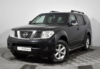 Подержанный автомобиль Nissan Pathfinder 2007 года (2 фото)