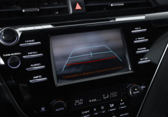 Подержанный автомобиль Toyota Camry Sedan 2018 года (15 фото)