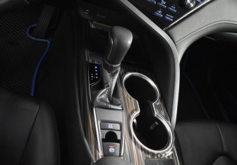 Подержанный автомобиль Toyota Camry Sedan 2019 года (17 фото)