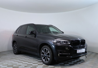 Подержанный автомобиль BMW X5 2016 года (3 фото)