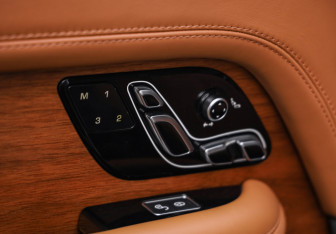 Подержанный автомобиль Land Rover Range Rover 2020 года (26 фото)