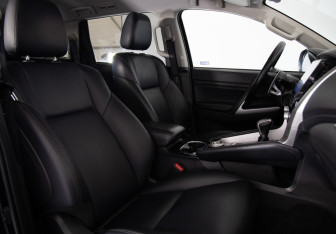 Подержанный автомобиль Mitsubishi Pajero Sport 2022 года (11 фото)