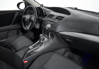 Подержанный автомобиль Mazda 3 Sedan 2011 года (13 фото)