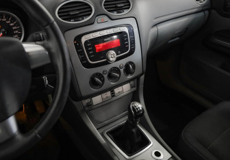Подержанный автомобиль Ford Focus Hatchback 2011 года (74 фото)