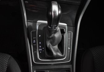 Подержанный автомобиль Volkswagen Golf Wagon 2017 года (18 фото)