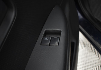 Подержанный автомобиль Nissan Note 2007 года (17 фото)
