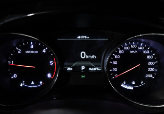 Подержанный автомобиль Kia Carnival 2020 года (12 фото)
