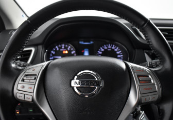 Подержанный автомобиль Nissan Qashqai 2017 года (16 фото)