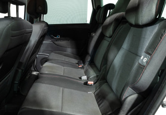 Подержанный автомобиль Renault Scenic 2012 года (10 фото)