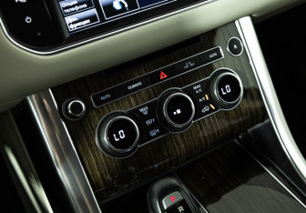 Подержанный автомобиль Land Rover Range Rover Sport 2014 года (17 фото)