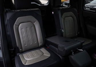 Подержанный автомобиль Land Rover Defender Suv 2021 года (31 фото)