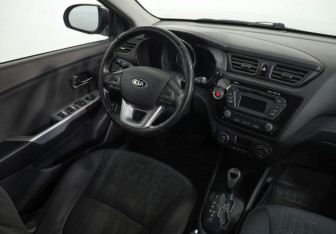 Подержанный автомобиль Kia Rio Hatchback 2014 года (3 фото)
