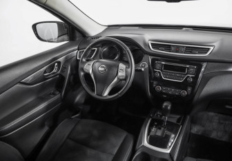 Подержанный автомобиль Nissan X-Trail 2017 года (9 фото)