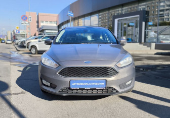 Подержанный автомобиль Ford Focus Hatchback 2015 года (2 фото)