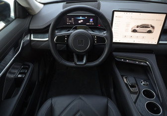 Подержанный автомобиль Zeekr 001 2023 года (12 фото)