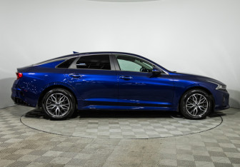 Подержанный автомобиль Kia K5 2020 года (4 фото)
