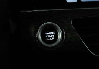 Подержанный автомобиль Geely Tugella 2023 года (25 фото)