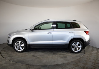 Подержанный автомобиль Skoda Karoq 2020 года (8 фото)