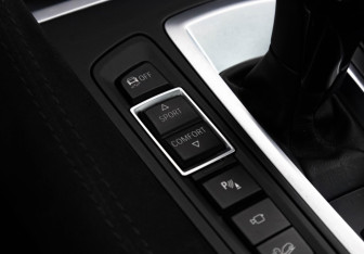 Подержанный автомобиль BMW X5 2016 года (27 фото)