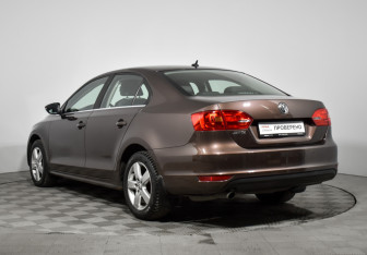 Подержанный автомобиль Volkswagen Jetta Sedan 2014 года (7 фото)