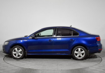 Подержанный автомобиль Volkswagen Jetta Sedan 2014 года (8 фото)