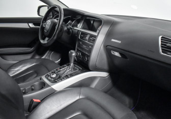 Подержанный автомобиль Audi A5 Liftback 2009 года (14 фото)
