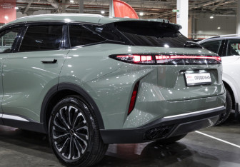 Подержанный автомобиль Exeed RX 2023 года (17 фото)