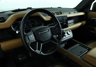 Подержанный автомобиль Land Rover Defender Suv 2023 года (16 фото)