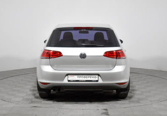 Подержанный автомобиль Volkswagen Golf Hatchback 2013 года (6 фото)