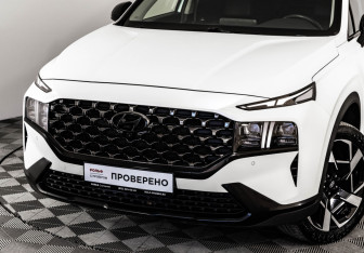 Подержанный автомобиль Hyundai Santa Fe 2022 года (11 фото)