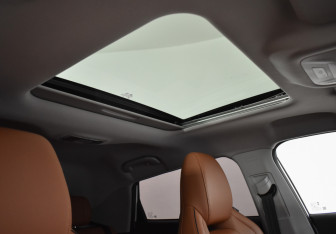 Подержанный автомобиль Omoda C5 2022 года (14 фото)