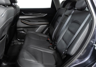 Подержанный автомобиль Exeed LX 2023 года (10 фото)