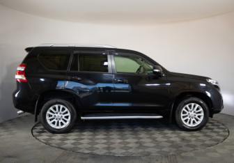 Подержанный автомобиль Toyota Land Cruiser Prado 2013 года (4 фото)