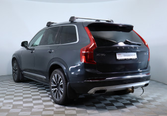 Подержанный автомобиль Volvo XC90 2021 года (8 фото)