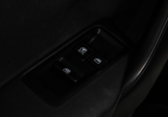 Подержанный автомобиль Volkswagen Polo Sedan 2015 года (14 фото)