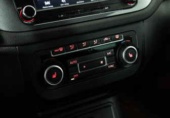 Подержанный автомобиль Volkswagen Tiguan 2013 года (17 фото)